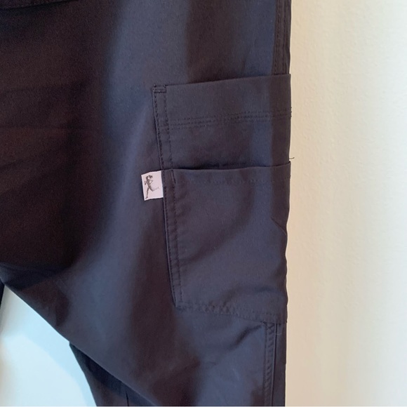 🏷️ Activate for MEN by Med Couture 4-Way Energy Stretch Black Scrub Pants Medium - Picture 8 of 8